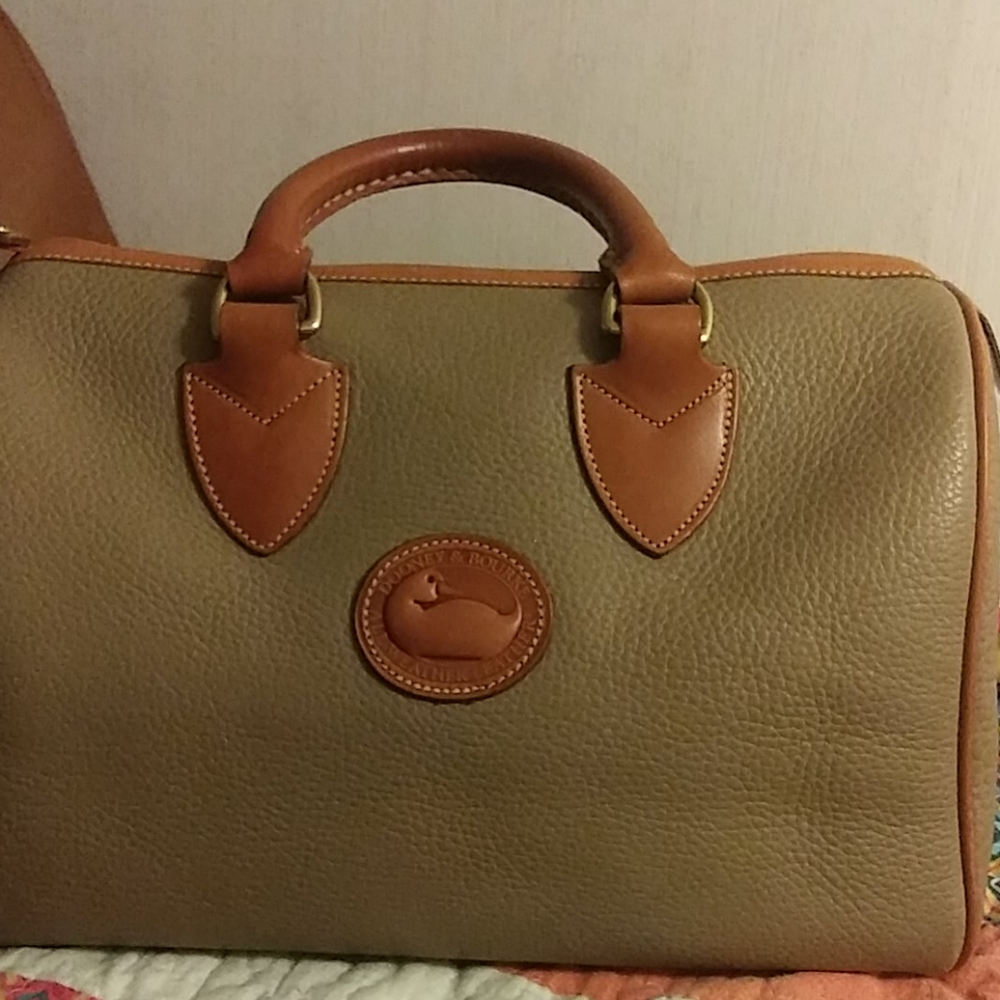 Dooney and Bourke satchel ❤ (Very Rare) Vintage